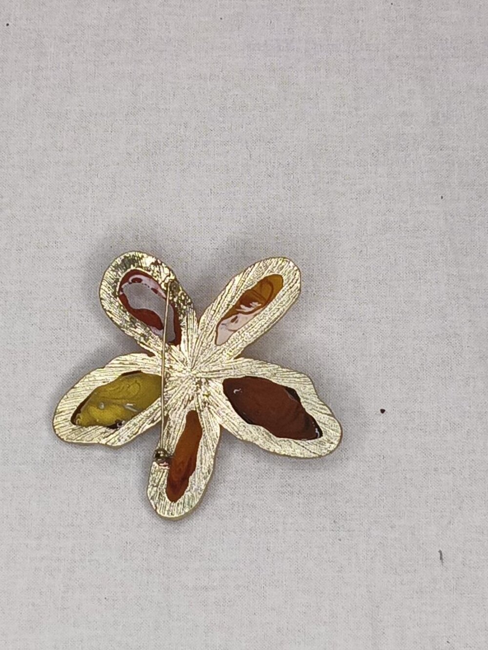 Flower Pin - Picture 4 of 4
